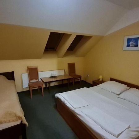 Hotelik Orlik Legnickie Pole Экстерьер фото